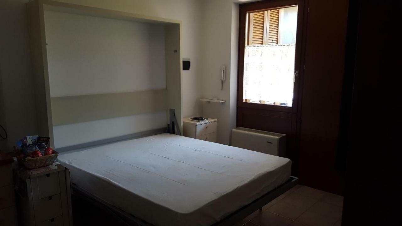 Appartamento Michele Tre Piscine Caraibiche Desenzano Del Garda Eksteriør bilde